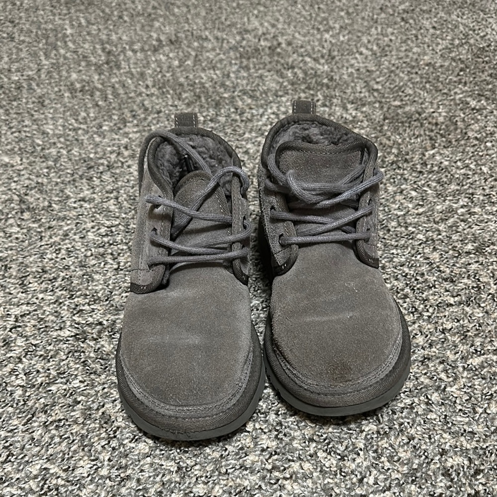 grey ugg boots